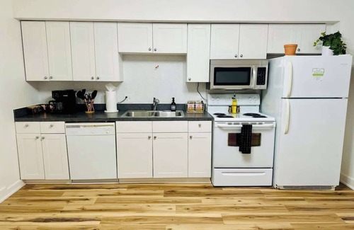 Italian Village House | Short North/Downtown | Steps to High St | Walk to Convention Ctr | 5.8K+ Reviews