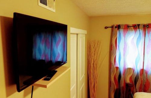 Weinland Park Apartment | Short North/OSU Pet Friendly!