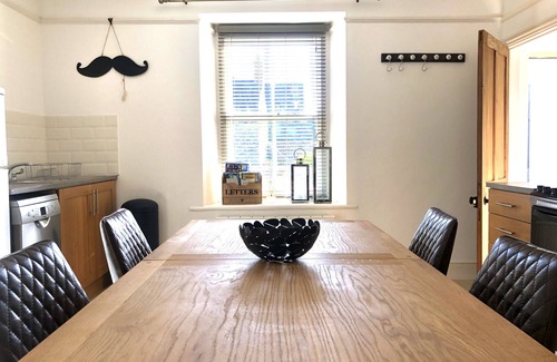 St Davids House | Short stay summer breaks available!