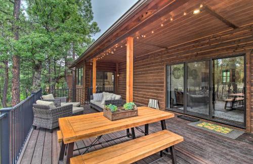 Torreon House | Show Low A-to-Z Cabin with Deck and Gas Grill!