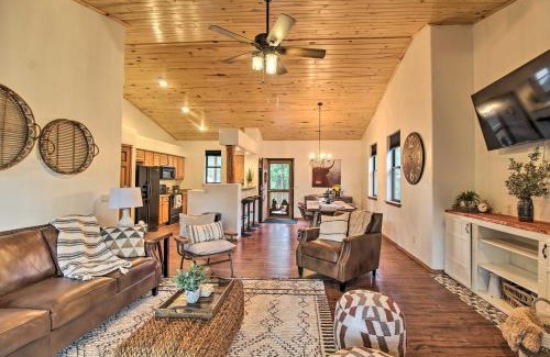 Torreon House | Show Low A-to-Z Cabin with Deck and Gas Grill!