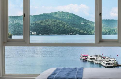 Yuchi House | Shui Yang Lakeview House with Elevator