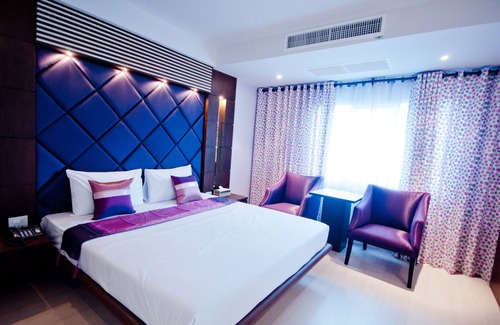 Lat Yao Hotel | Siam Paradise Entertainment Complex