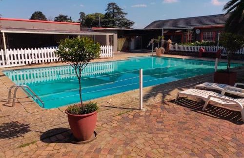 Springs House | Sibahlenomhlambi Guesthouse