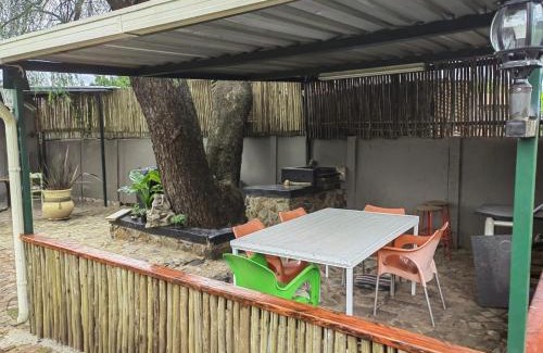 Springs House | Sibahlenomhlambi Guesthouse