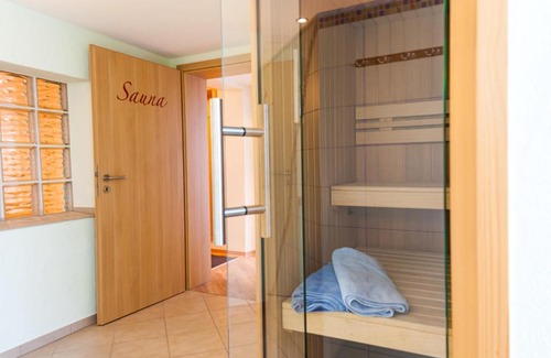 Ellscheid House | Siebente - Gästezimmer Gans im Grünen