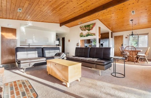 Soulsbyville Cabin | Sierra Cabin | Home Theater | Hot Tub | EV Charger