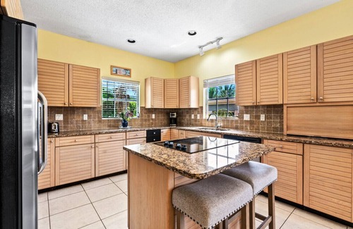 Siesta Key Village Villa | Siesta Key Village, Pool, Beach Access 4-min. Walk, 3bdr