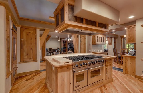 Truckee House | Signature Retreat on the 18th - TLUXP