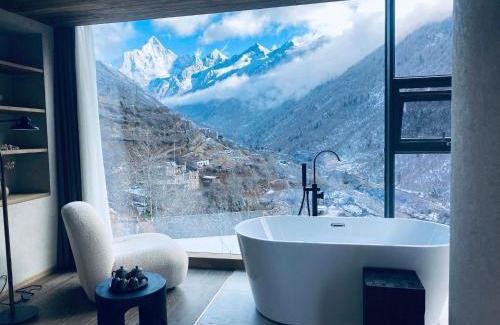 Wenchuan Hotel | Siguniang Mountain Star Moon Cliff Hotel