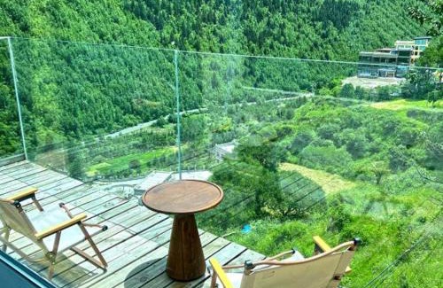 Wenchuan Hotel | Siguniang Mountain Star Moon Cliff Hotel