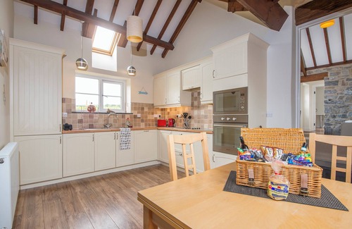Angle House | Silk Purse, Holiday Home Angle, Sleeps 4, 2 bedrooms, bathrooms