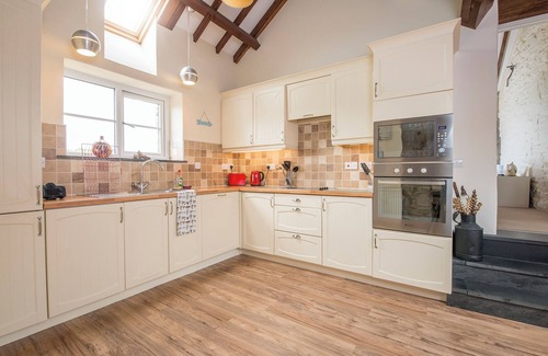 Angle House | Silk Purse, Holiday Home Angle, Sleeps 4, 2 bedrooms, bathrooms