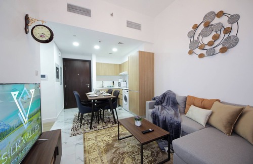 Masdar City Apartment | Silk Valley - Luxury 1 Bedroom close to Abu Dhabi Airport