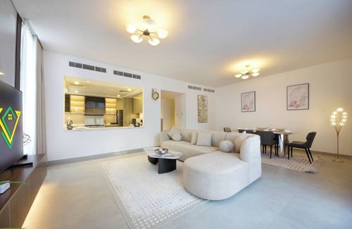 Dubai Villa | Silk Valley - Luxury 4 bedrooms + maid's room with private swimming pool