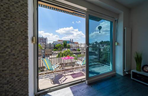 Zagreb Apartment | Silver Apartment With Hot Tub And Balcony - Happy Rentals