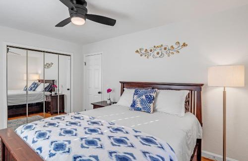 Jeffersonville - Clarksville House | Silver Creek 3BR Hideaway home