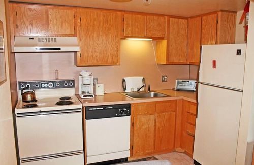 Snowshoe Condo | Silver Creek 5115: Cozy 1 BR Condo, Indoor Pool Jacuzzi, Slope Side