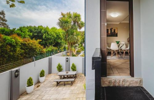 George Apartment | Silver Guest Studio