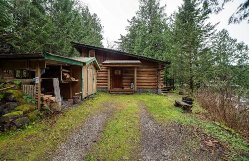 Maple Falls House | Silver Lake Cabin #97 - Lakeside - Dock - Pets Ok