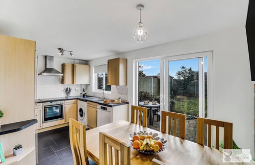 Whitwick House | Silver Stag Properties, Spacious 3 Story House