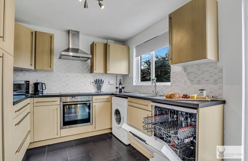 Whitwick House | Silver Stag Properties, Spacious 3 Story House