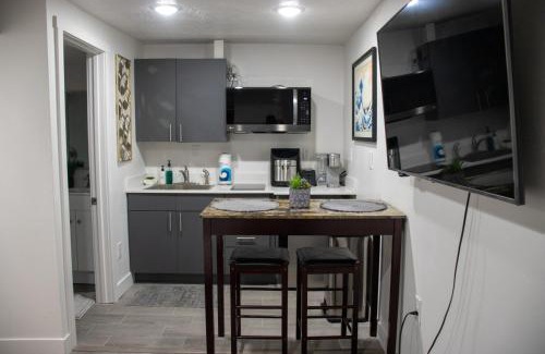 Poplar Grove Apartment | Silver Studio