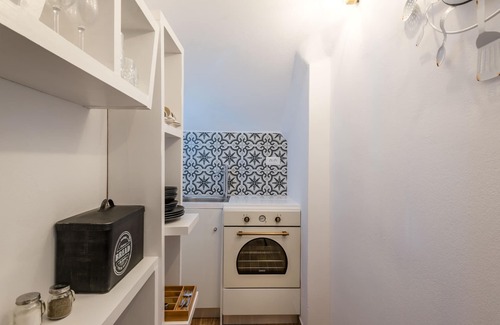 Akrotiri Villa | Silver Suite | Outdoor Pool Hot Tub & Panoramic Caldera View