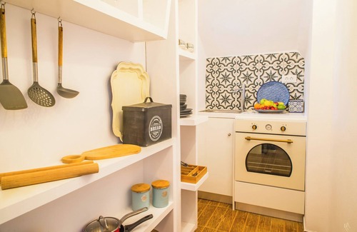 Akrotiri Villa | Silver Suite | Outdoor Pool Hot Tub & Panoramic Caldera View