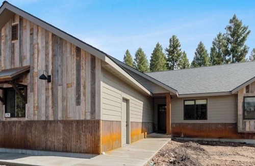 Seeley Lake House | Silvertip Trailhead 2 A newly built home awaits