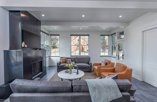 Silverton House | Silverton Summit Retreat