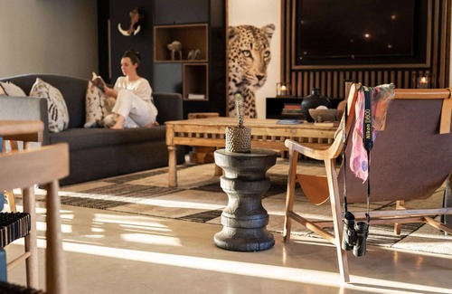 Thorny Bush Game Reserve Cabin | Simbavati Homestead