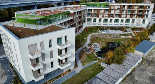 Banska Bystrica Apartment | Simcity VI I Central park with Air Con, garage,balcony and self check-in