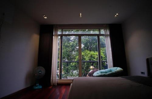 Truc Bach Apartment | SIMI West Lake Banyan Cinema Studio 58m2 for 4 people elevator green view
