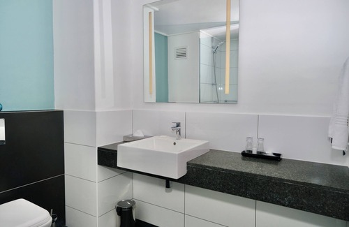 Simon's Town Hotel | Simon's Town Quayside Hotel