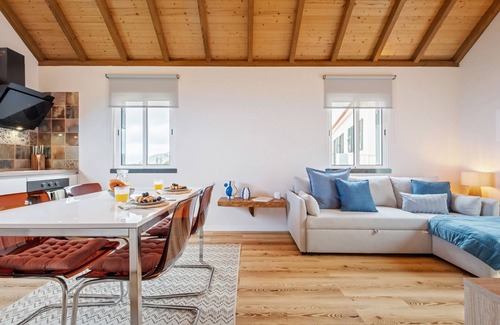 Porto Moniz Cottage | Simone haystack by Homie