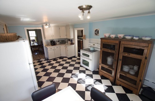 Williamstown House | Simple and Elegant 19th Century Williamstown Home