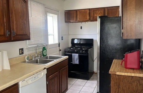 Ottawa House | Simple & peaceful home, very quiet street. near University of Toledo - Pets OK