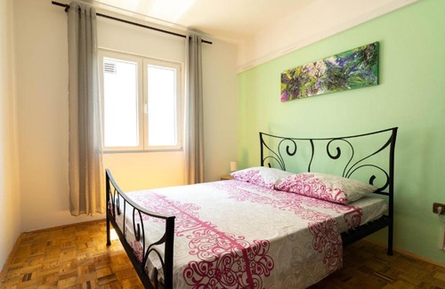 Rogoznica Apartment | Simplistic Apartment in Rogoznica near Sea Beach