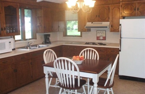 Leola Apartment | Simply delightful Guest Suite in Lancaster County Country