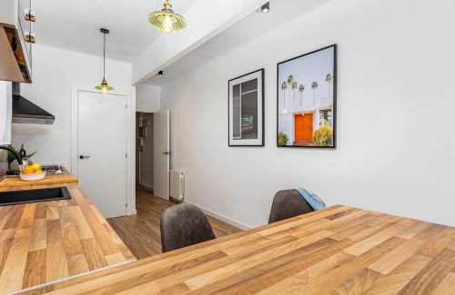 El Poble-sec Apartment | Simply Stunning - Hidden Gem, Heart Of Poble Sec
