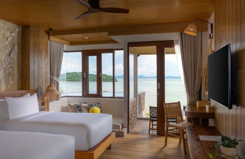 Siray Hotel | Sinae Phuket Luxury Hotel