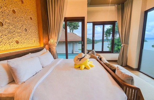 Siray Hotel | Sinae Phuket Luxury Hotel