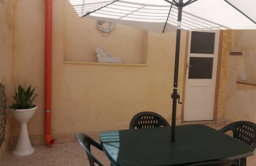 Barcellona Pozzo di Gotto House | Single house for transient use