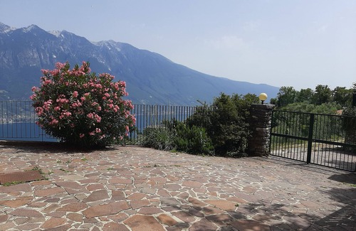 Voltino Apartment | Single apartment in villa quiet dream location large terrace and garden area