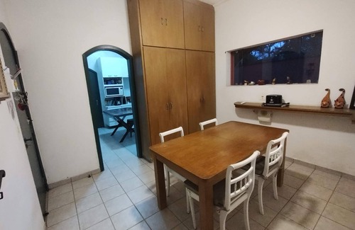 Jardim Virginia House | Single-storey house less than 500 meters from the beach