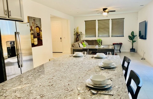 North Natomas House | Single family home 3 beds, 2.5 baths, close to everything for 31 nights or more