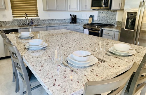 North Natomas House | Single family home 3 beds, 2.5 baths, close to everything for 31 nights or more