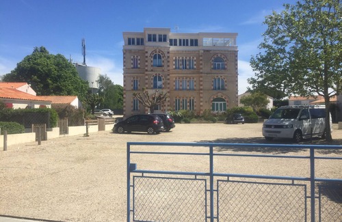 Saint-Georges-de-Didonne Apartment | Single storey house terrace 400 m from the beach near Royan Pointe de Valliére