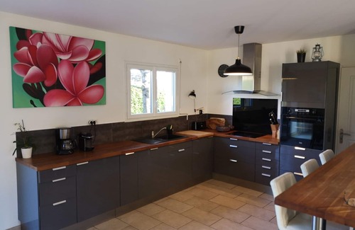 Saint-Vincent-de-Tyrosse Villa | SINGLE-STOREY HOUSE WITH SECURE SWIMMING POOL, CLOSE TO BEACH AND GOLF COURSE.